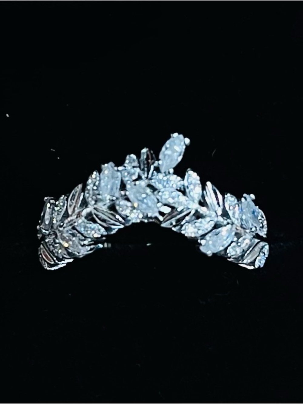 ❤️ NEW! Silver Leaf Moissanite Wreath Ring